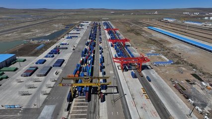 津企领航，智慧通关新篇章——国内首个铁路口岸集装箱场智能化项目正式竣工